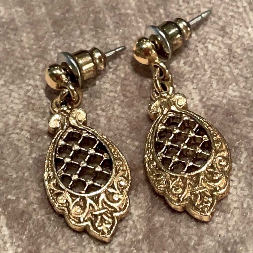 Goldtone Venetian Window Earrings
